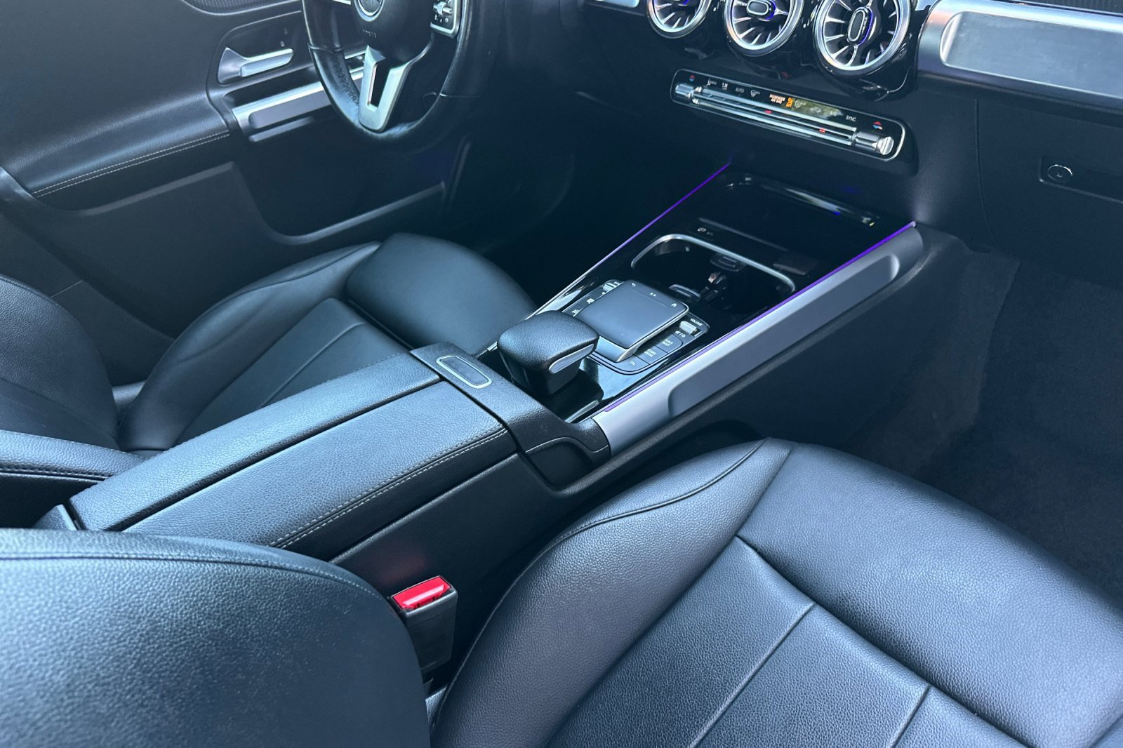 Used 2022 Mercedes-Benz GLB 250 image 16