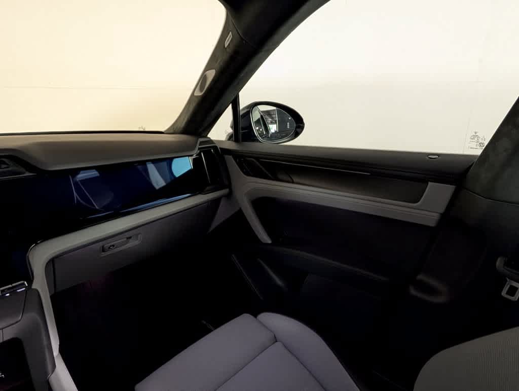 New 2026 Porsche Cayenne Turbo Electric AWD/4WD image 23