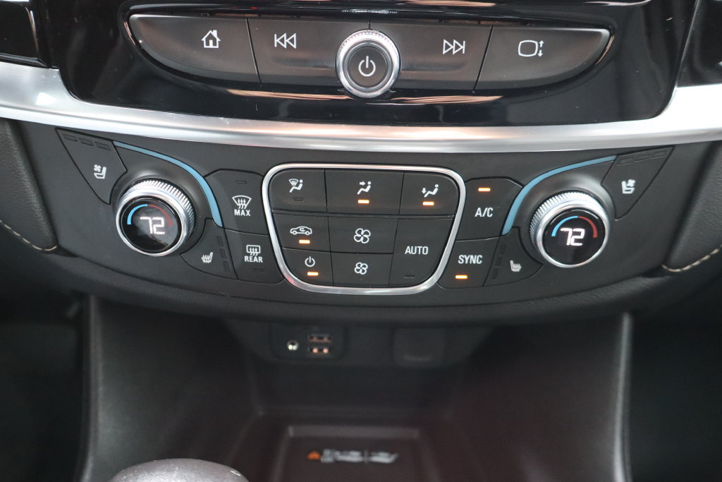 Used 2022 Chevrolet Traverse Premier w/ Redline Edition AWD/4WD image 18