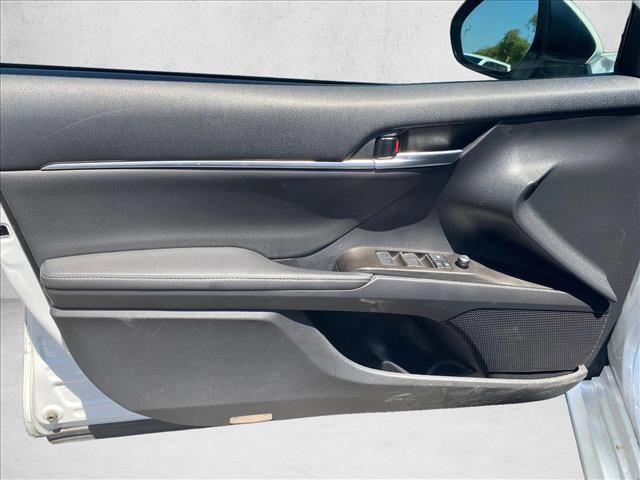 Used 2021 Toyota Camry XLE FWD image 11