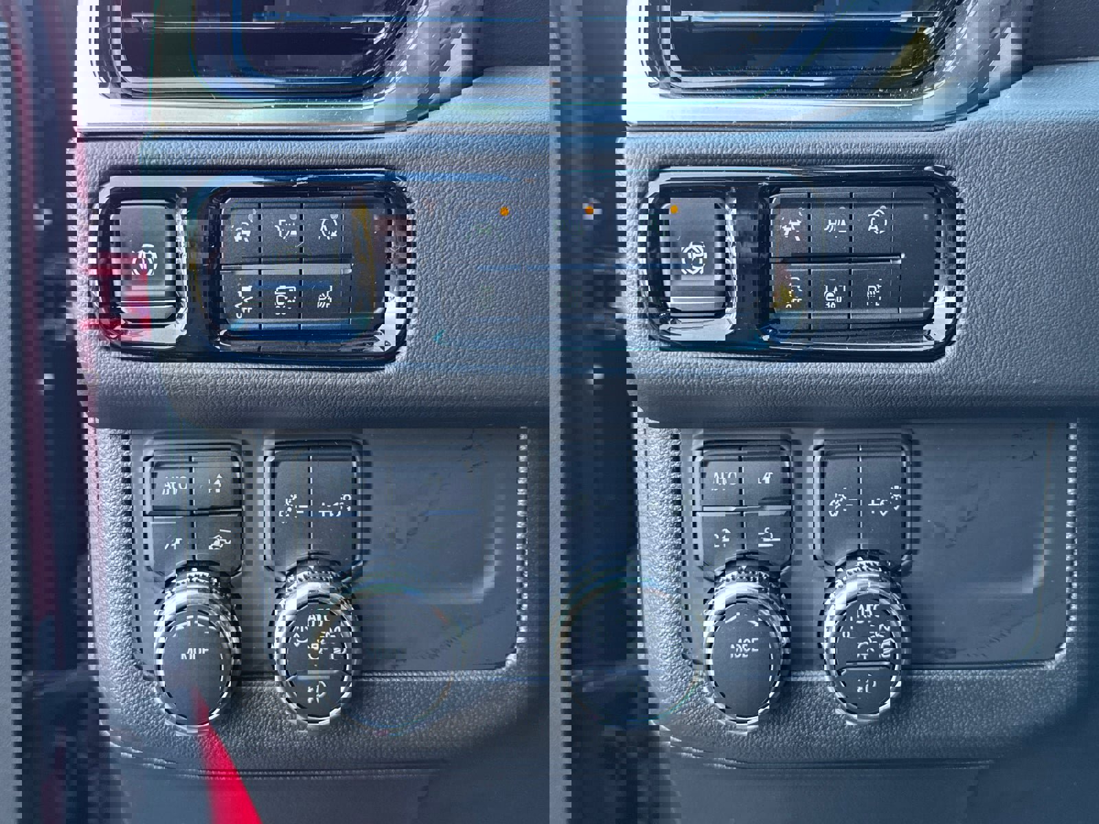 Certified 2025 GMC Yukon Denali image 32