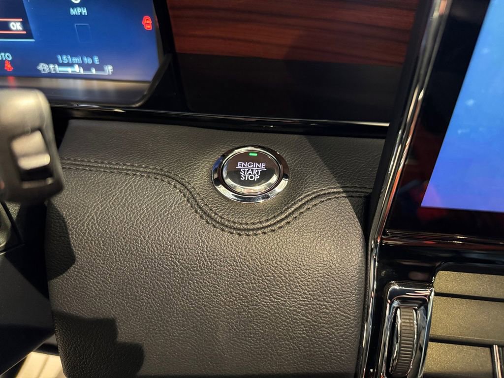 Used 2024 Lincoln Navigator Reserve image 29