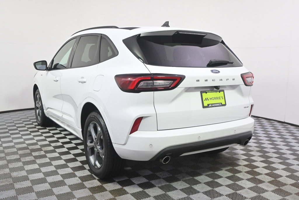 Used 2023 Ford Escape ST-Line w/ Tech Pack #1 AWD/4WD image 4