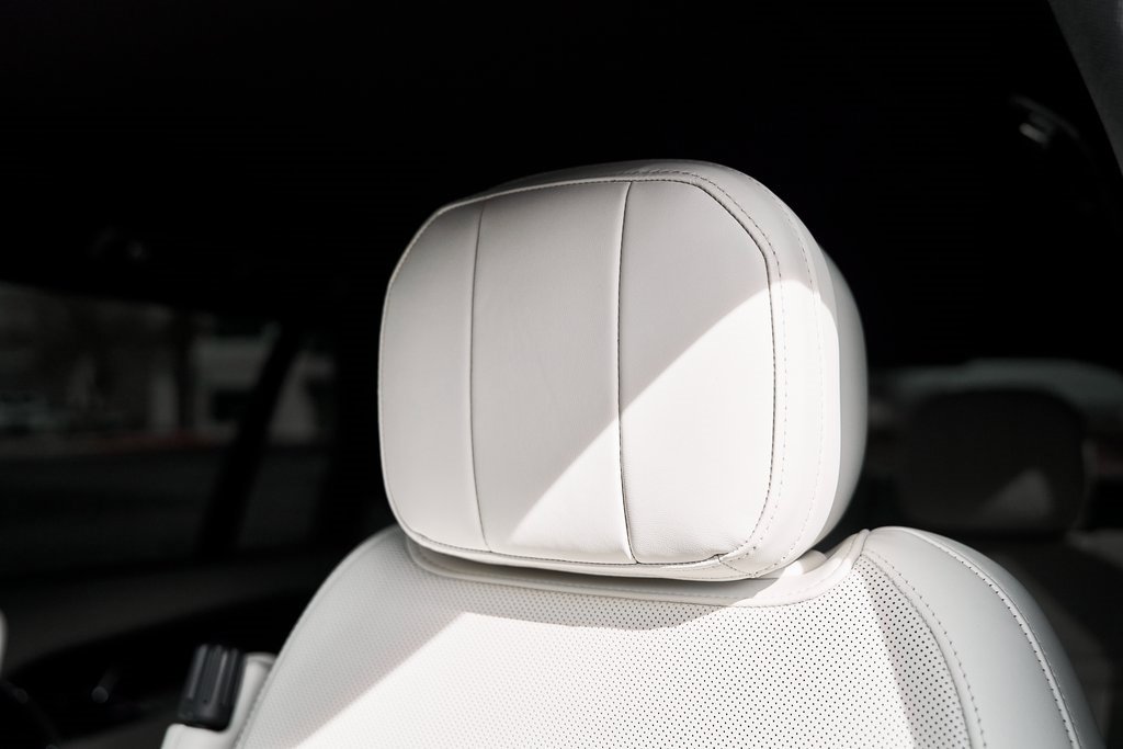 Used 2024 Land Rover Range Rover Long Wheelbase SE image 55