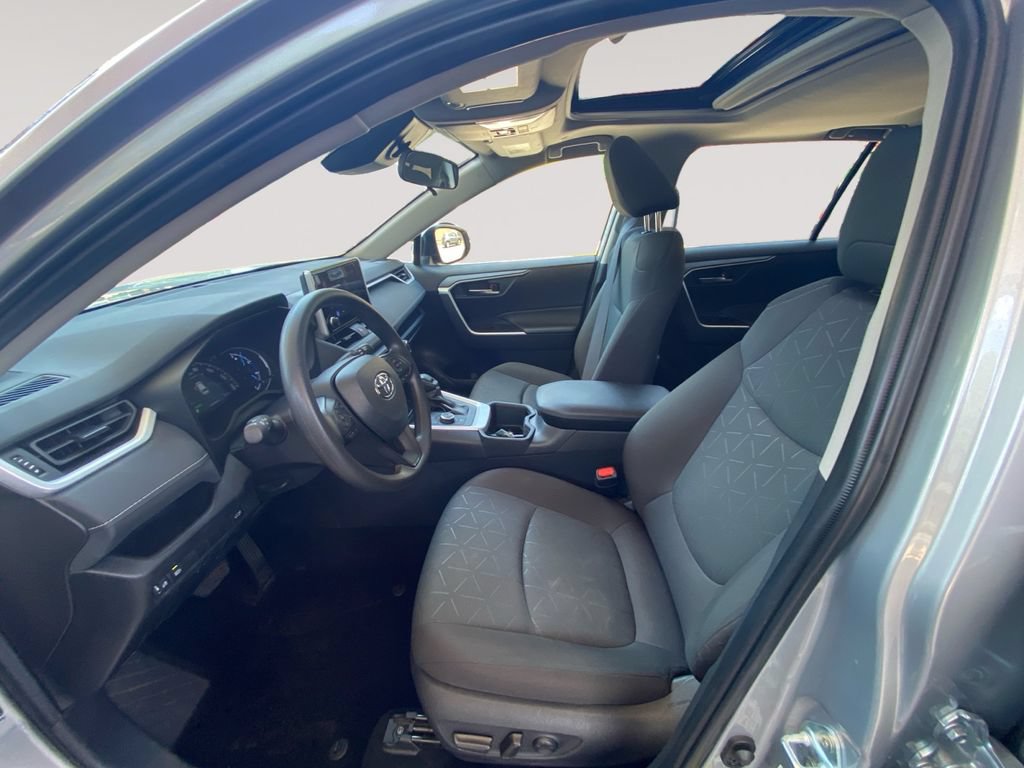 Used 2024 Toyota RAV4 XLE w/ Convenience Package AWD/4WD image 9