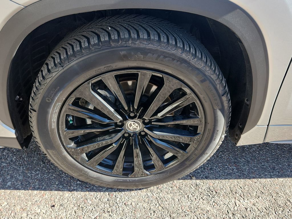Used 2023 Toyota Highlander XSE image 18