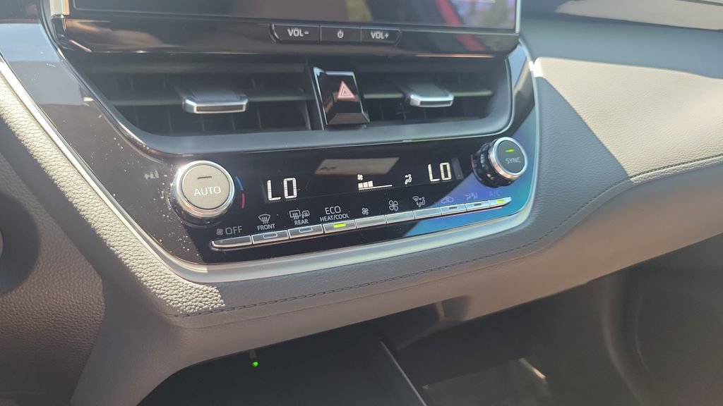 Used 2026 Toyota Corolla Cross XLE w/ Convenience Package FWD image 18
