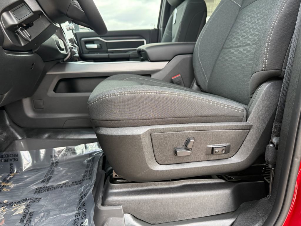 New 2026 RAM 2500 Big Horn AWD/4WD image 26