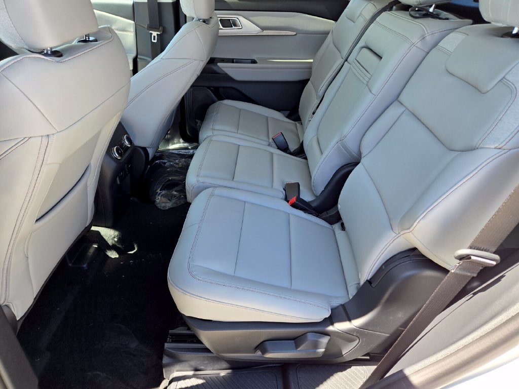 New 2026 Ford Explorer Active w/ Active Comfort Package RWD image 20