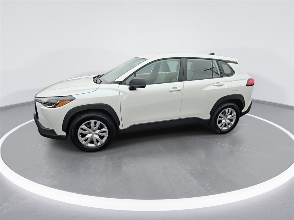 Used 2025 Toyota Corolla Cross L image 4