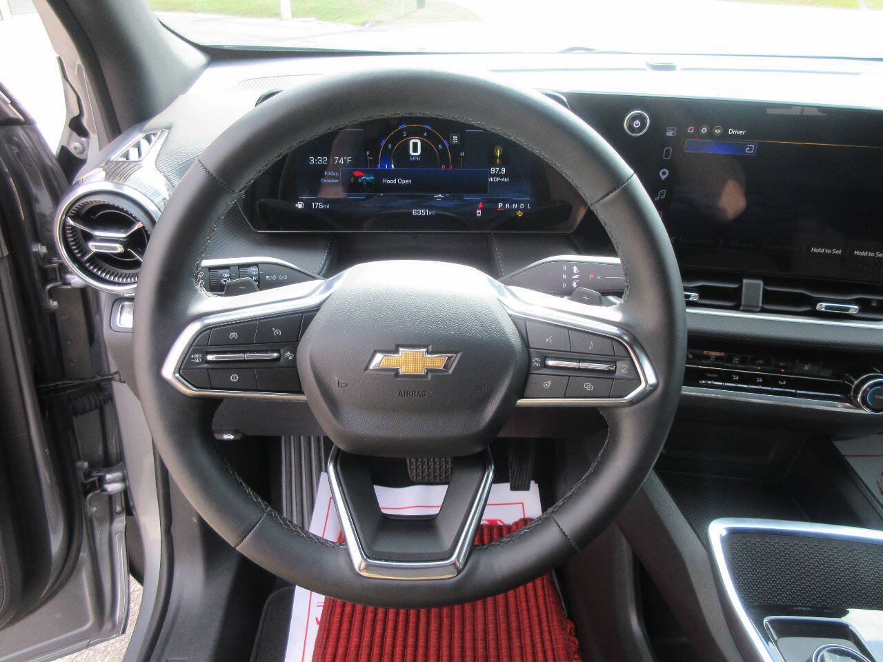 Used 2026 Chevrolet Equinox LT FWD image 11