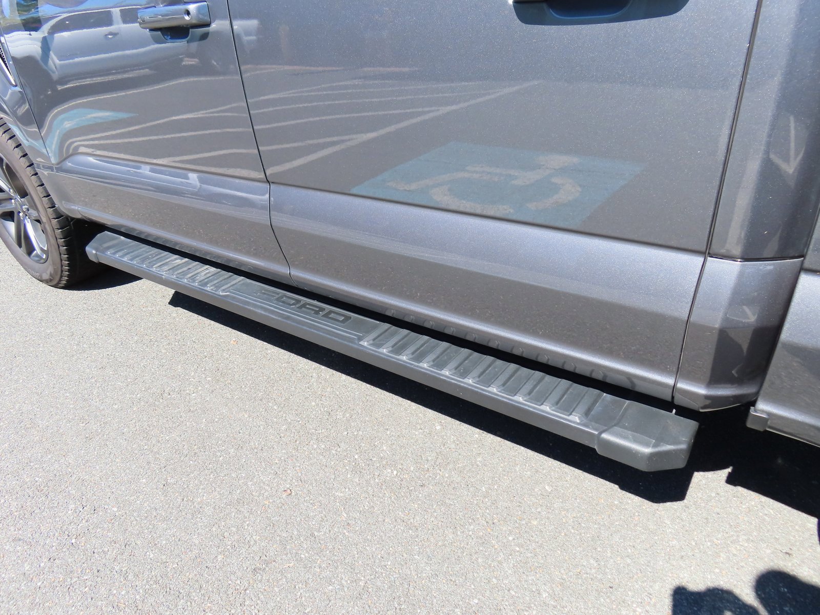 Used 2021 Ford F150 Lariat w/ Equipment Group 502A High image 11