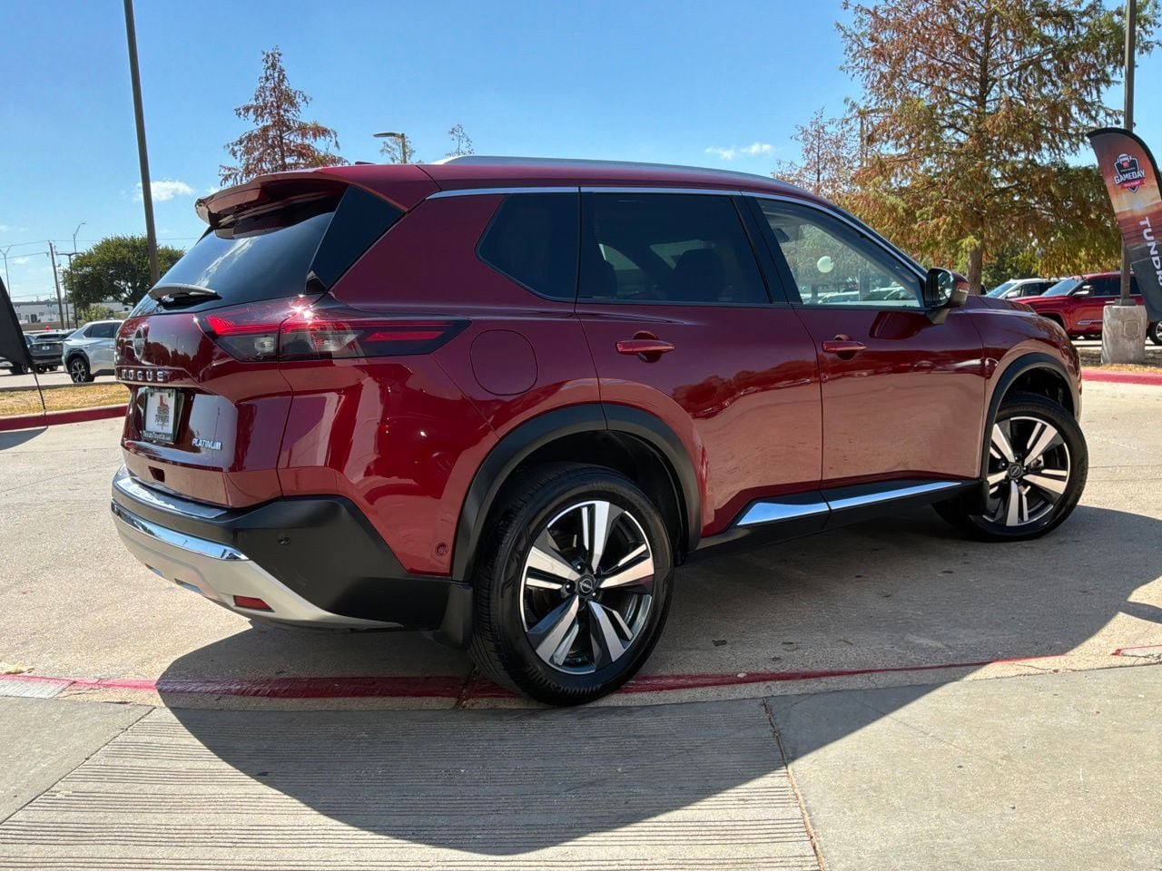Used 2023 Nissan Rogue Platinum w/ Platinum Premium Package FWD image 6