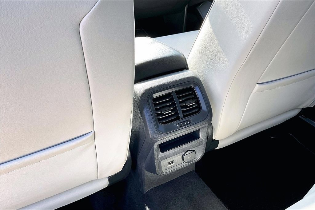 Used 2019 Volkswagen Tiguan SE image 31