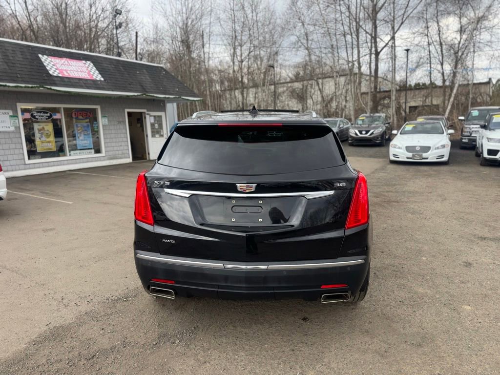 Used 2017 Cadillac XT5 Luxury w/ Driver Awareness Package AWD/4WD image 9