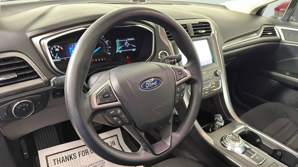 Used 2020 Ford Fusion SE FWD image 24