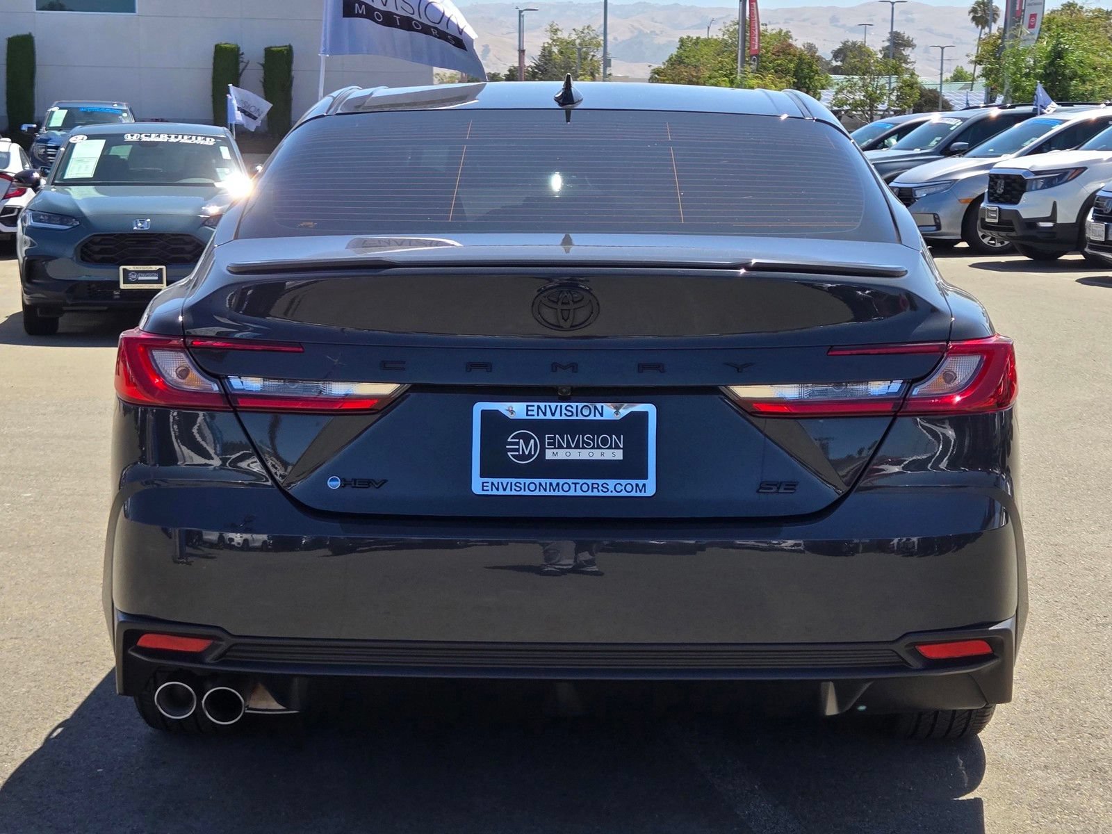 Used 2025 Toyota Camry SE w/ Convenience Package FWD image 6