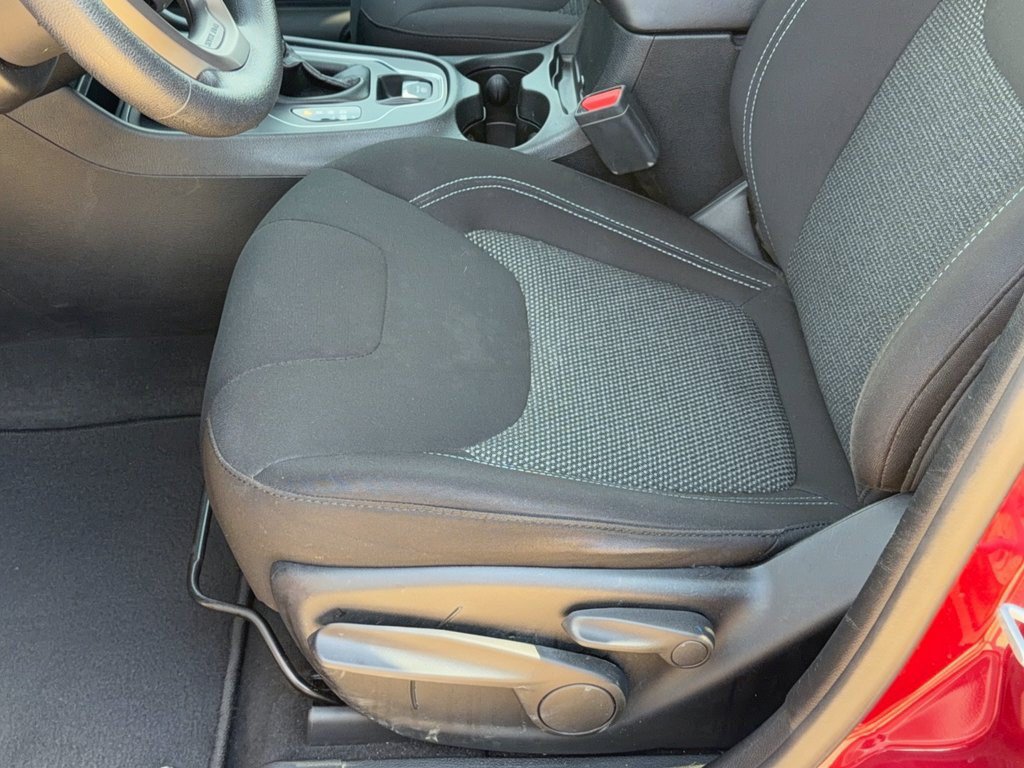 Used 2019 Jeep Cherokee Latitude w/ Popular Appearance Group AWD/4WD image 16