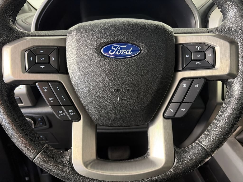 Used 2015 Ford F150 Platinum w/ Equipment Group 701A Luxury AWD/4WD image 16