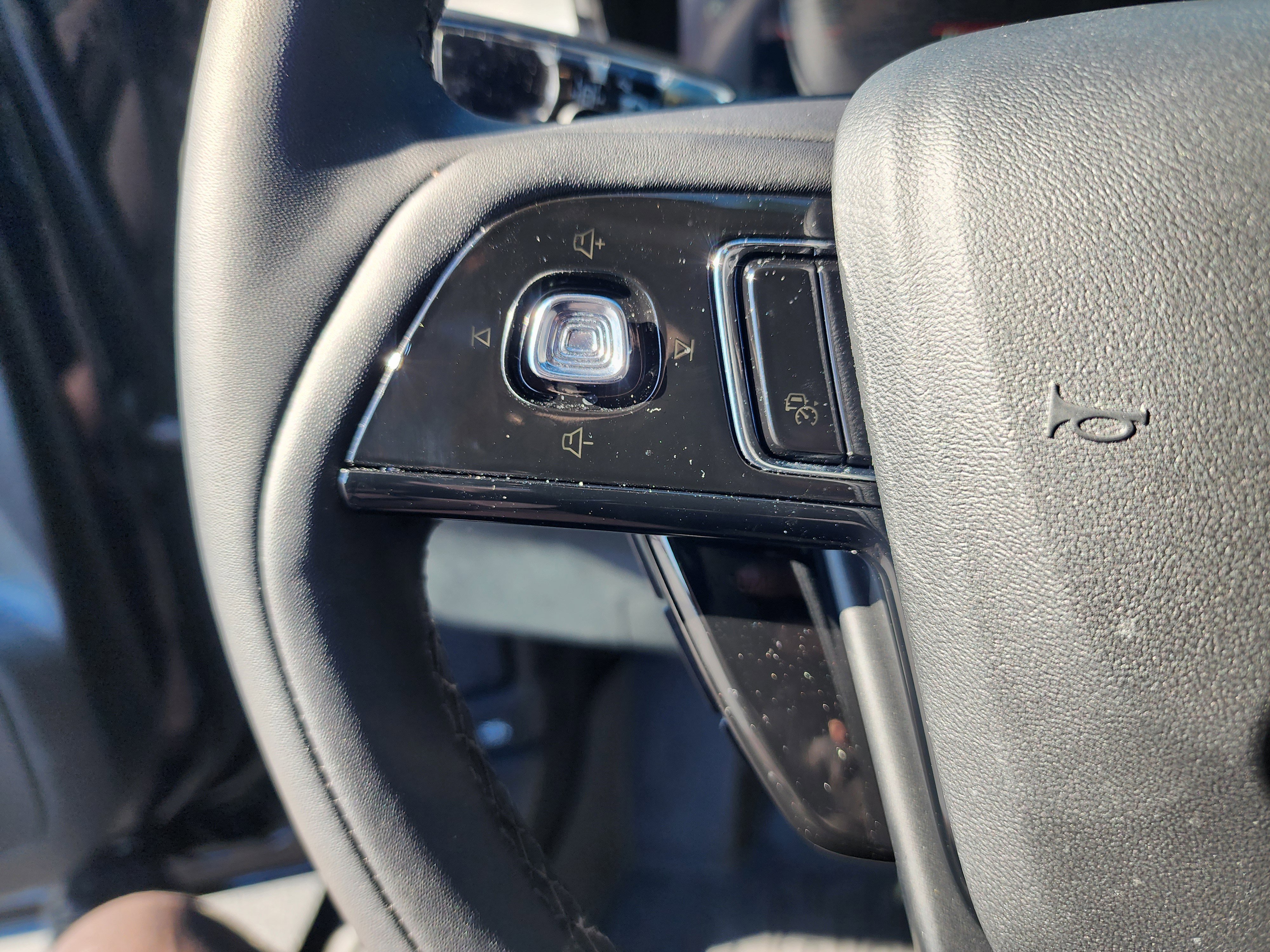 Used 2025 Lincoln Corsair FWD image 29