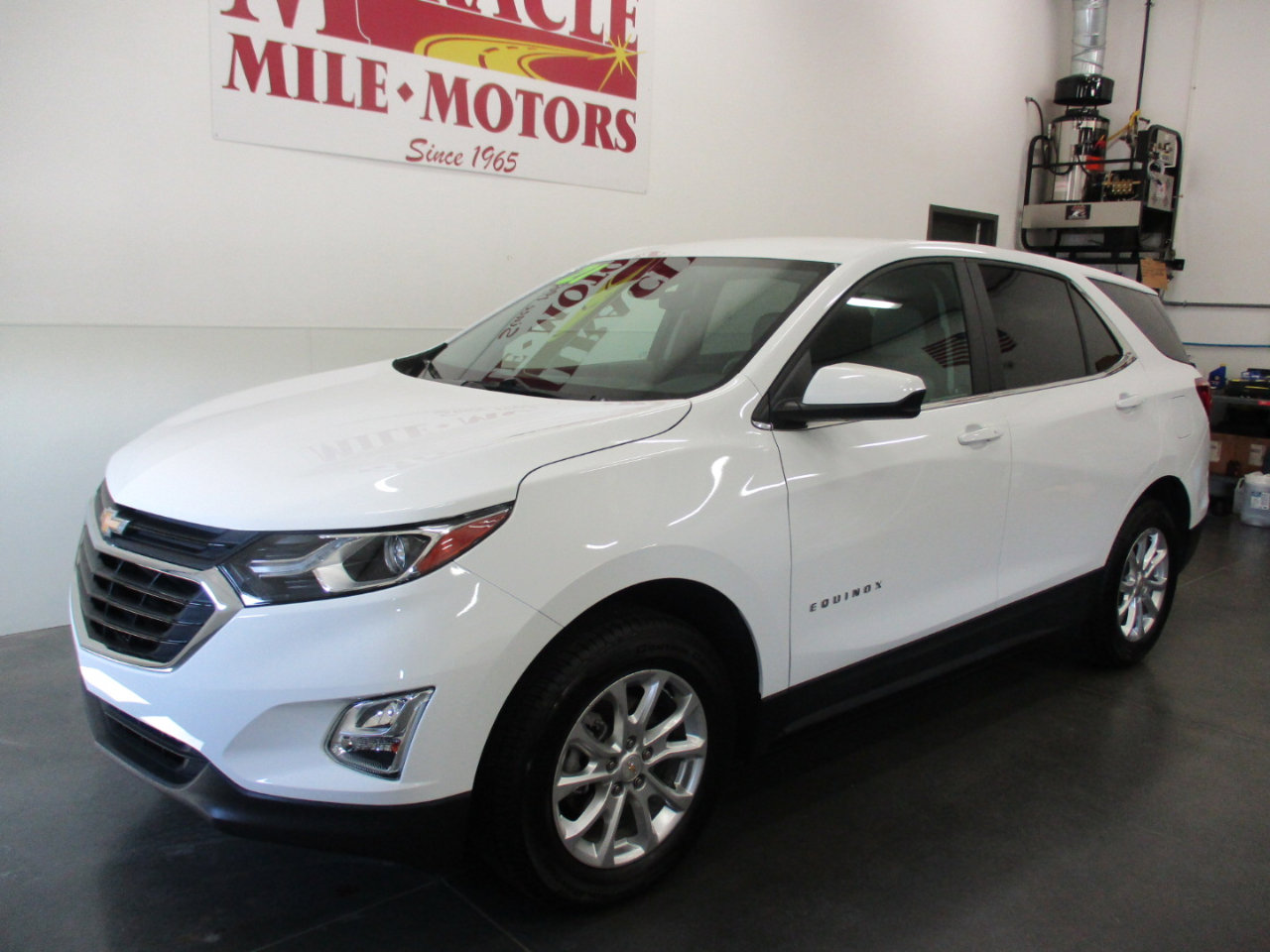 Used 2021 Chevrolet Equinox LT w/ Driver Convenience Package image 3