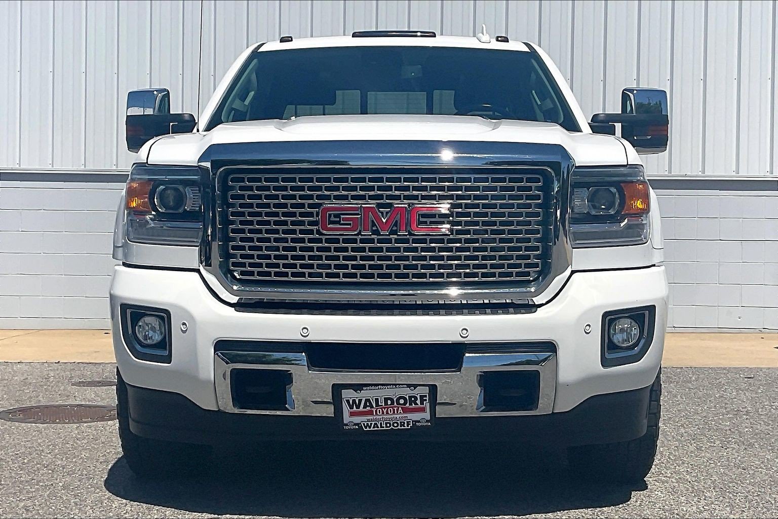 Used 2016 GMC Sierra 2500 Denali w/ Duramax Plus Package AWD/4WD image 3