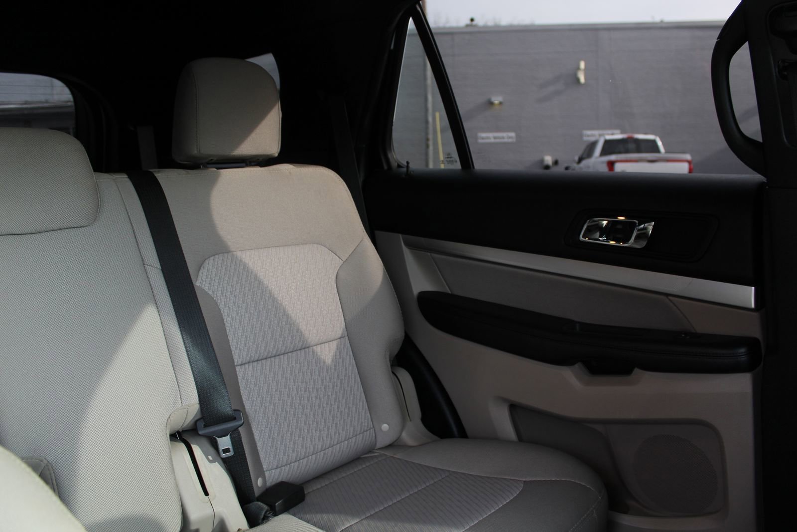 Used 2019 Ford Explorer 4WD w/ Class III Trailer Tow Package image 14