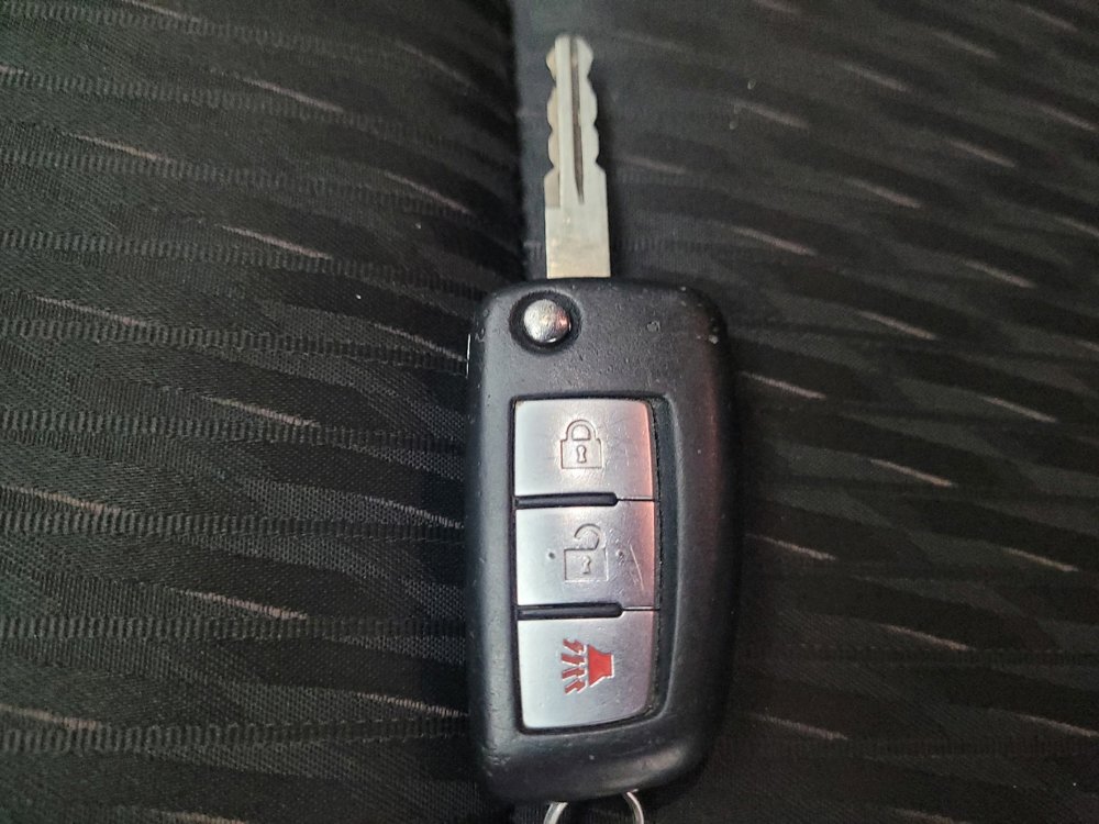 Used 2017 Nissan Rogue S image 32