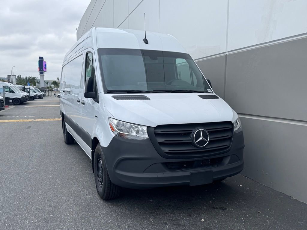 Used 2024 Mercedes-Benz eSprinter 170 Cargo image 2