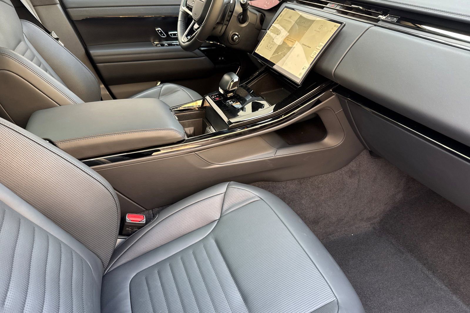 Used 2025 Land Rover Range Rover Sport SV Edition Two image 17