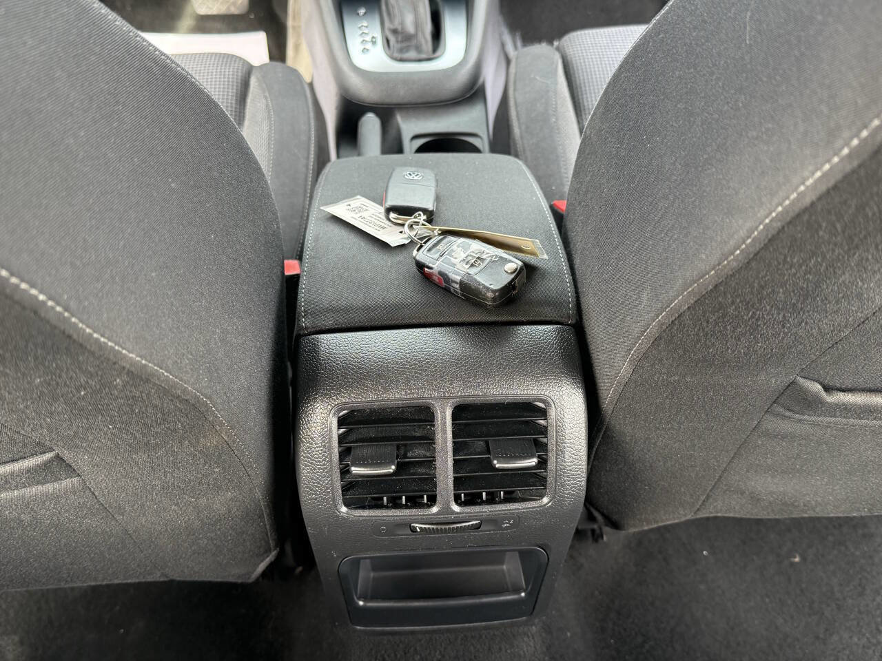 Used 2014 Volkswagen Golf 4-Door image 18