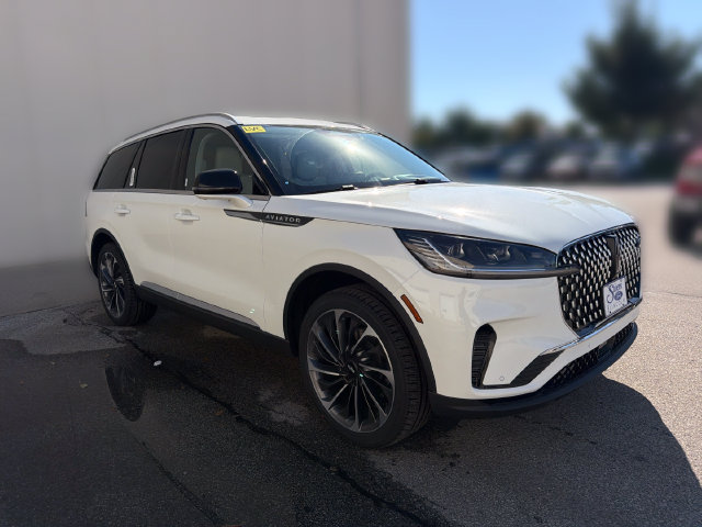 New 2027 Lincoln Aviator Reserve AWD/4WD image 3