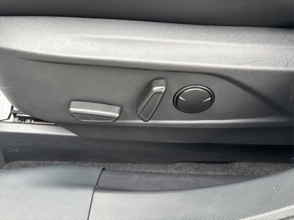 Used 2022 Ford Mustang Mach-E Select image 36