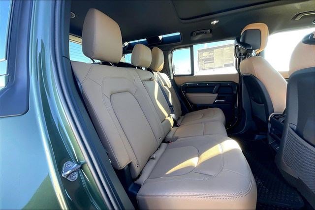 New 2026 Land Rover Defender 110 X-Dynamic SE image 11