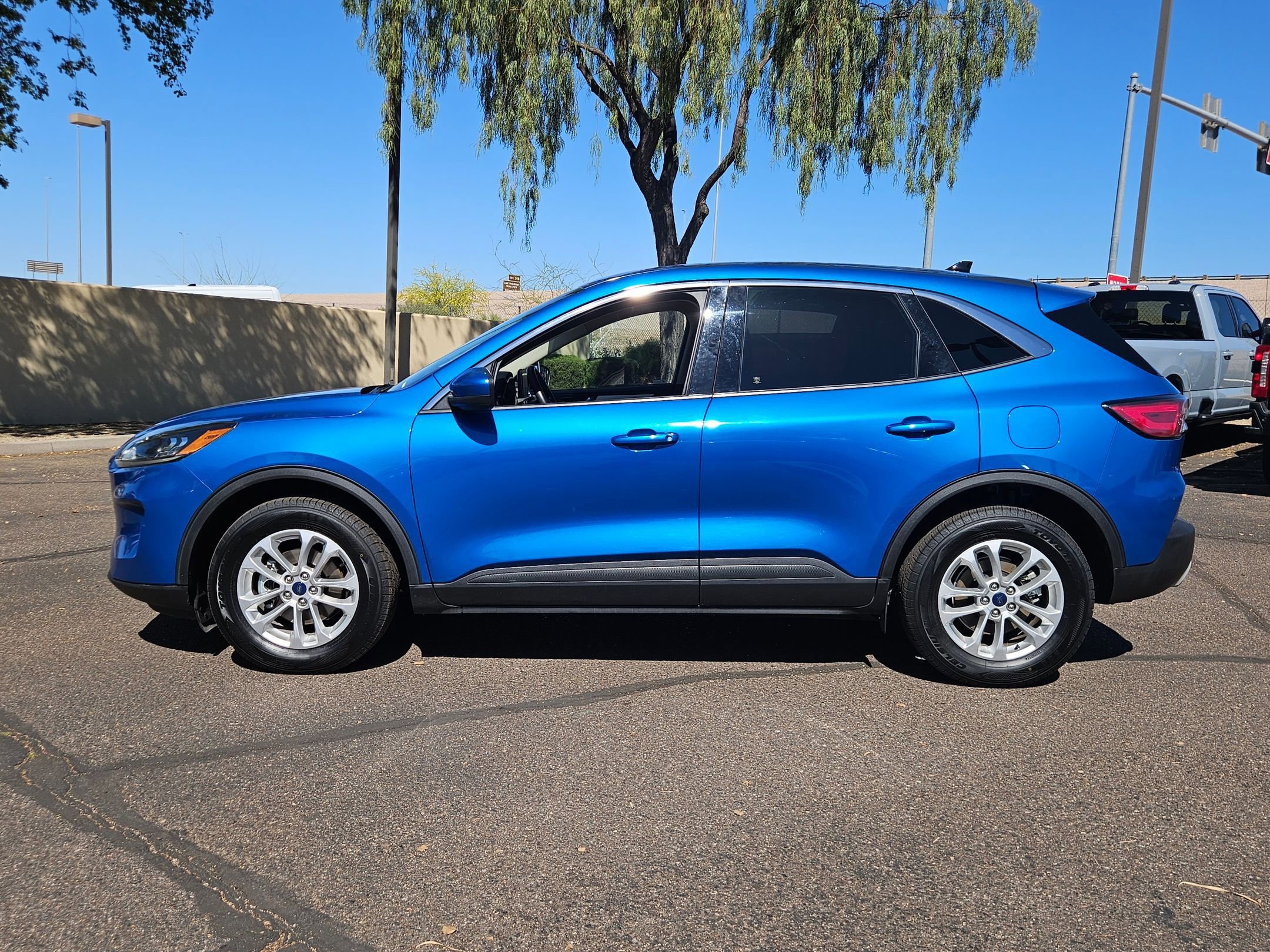 Used 2020 Ford Escape SE image 9