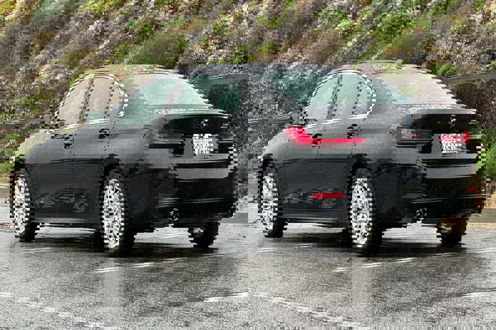 Used 2025 BMW 330i Sedan w/ Premium Package RWD image 7