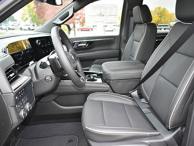 New 2026 Chevrolet Suburban Premier image 7