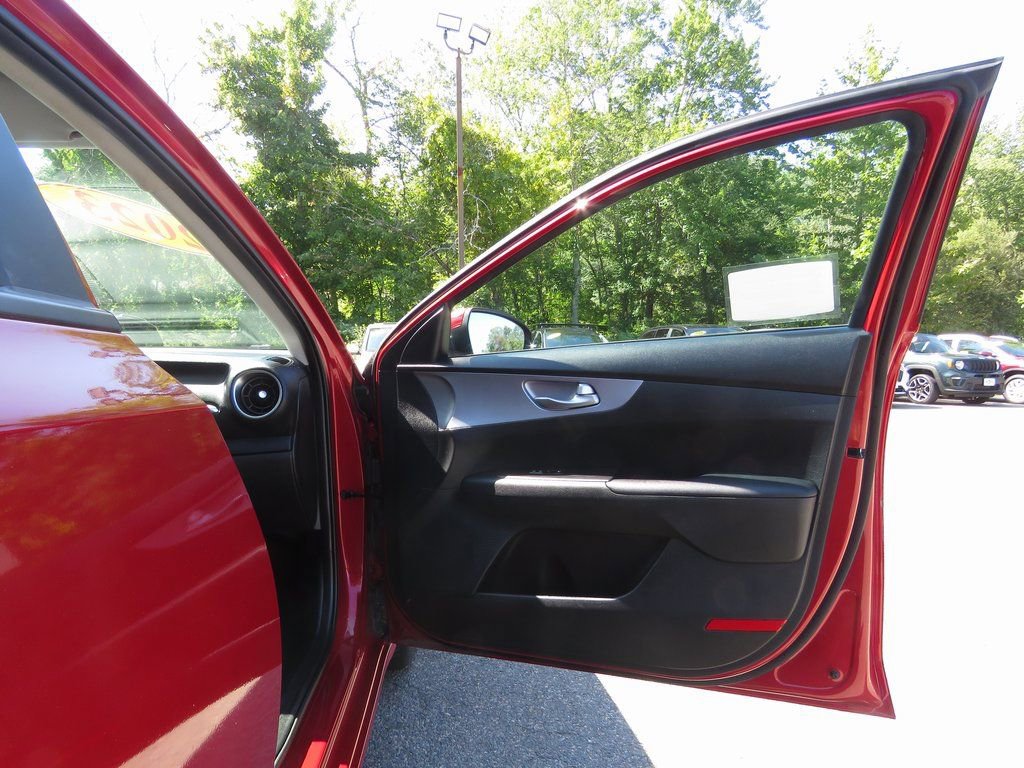 Used 2023 Kia Forte LXS w/ LXS Technology Package image 13