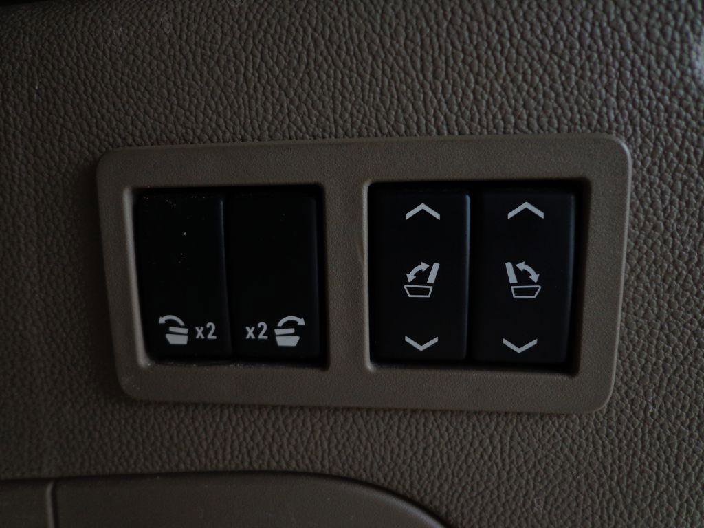 Used 2015 Chevrolet Suburban LTZ image 22