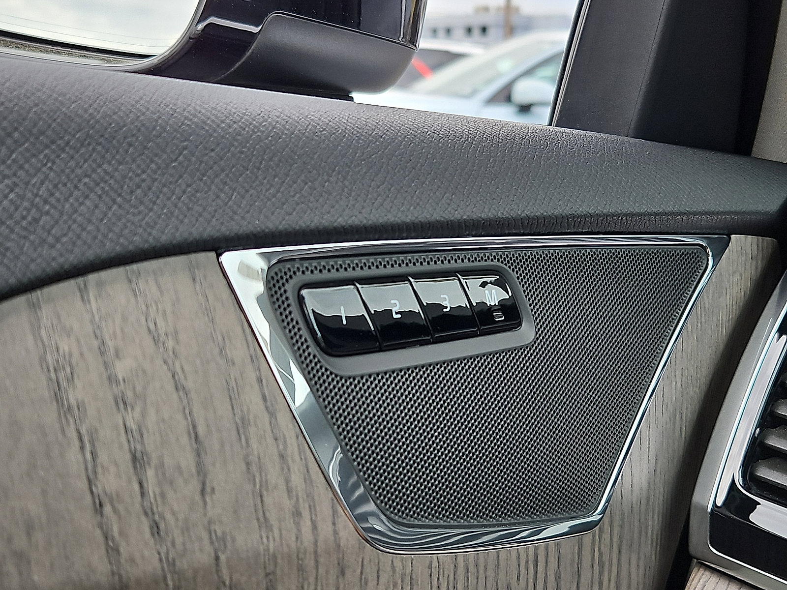 Certified 2023 Volvo XC90 B5 Plus w/ Protection Package Premier image 25