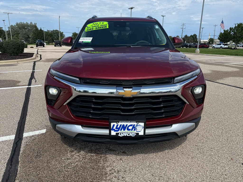 Used 2025 Chevrolet TrailBlazer LT AWD/4WD image 7