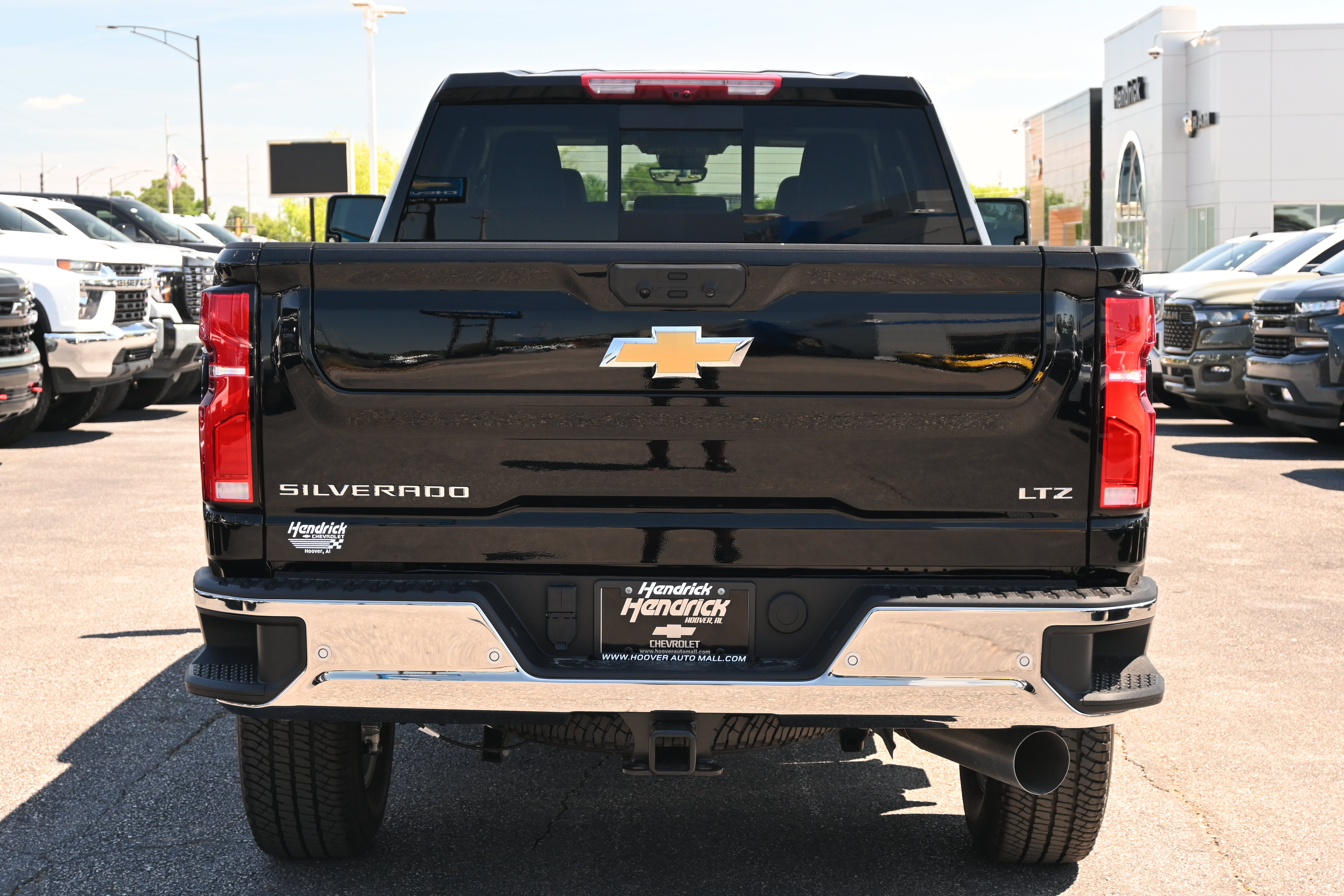 New 2026 Chevrolet Silverado 2500 LTZ w/ LTZ Premium Package AWD/4WD image 9