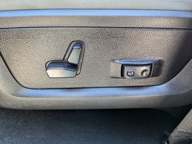 Used 2020 RAM 1500 Classic SLT w/ Luxury Group AWD/4WD image 11