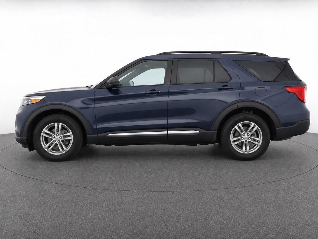 Used 2023 Ford Explorer XLT w/ Equipment Group 202A AWD/4WD image 23