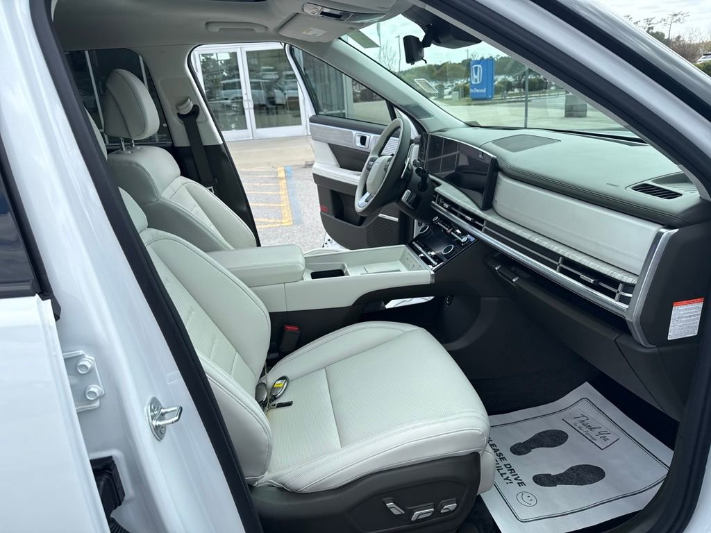 Used 2025 Hyundai Santa Fe Calligraphy FWD image 33