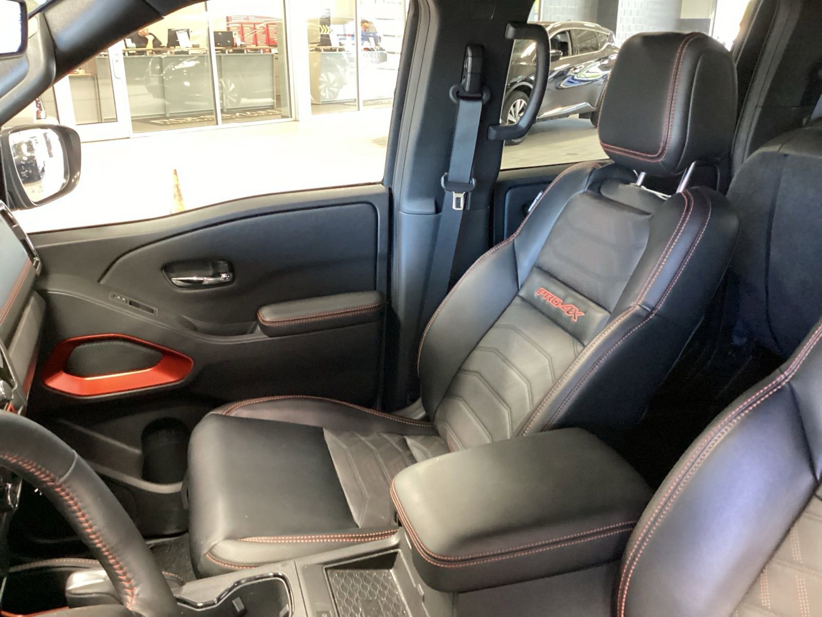 Used 2025 Nissan Frontier PRO-4X w/ Pro Premium Package AWD/4WD image 17