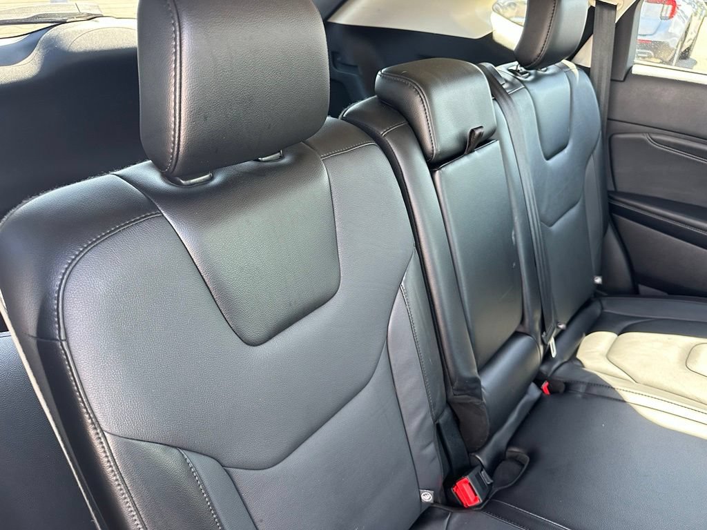 Used 2018 Ford Edge Titanium AWD/4WD image 27