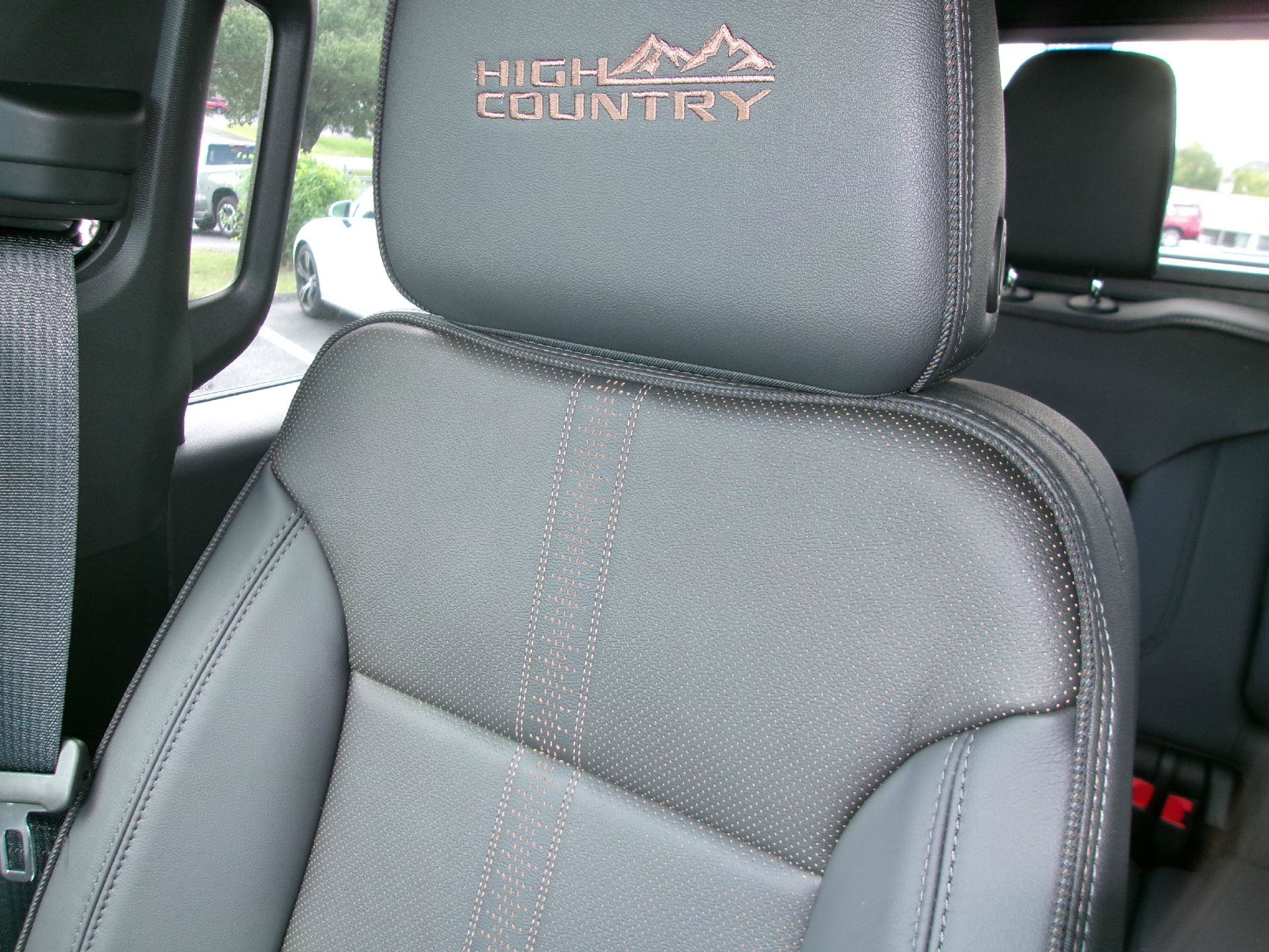 New 2026 Chevrolet Silverado 1500 High Country w/ Midnight Edition AWD/4WD image 18