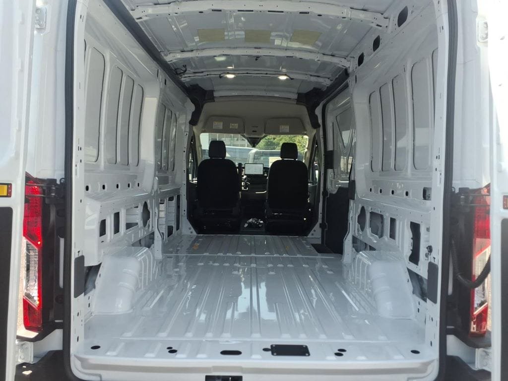New 2026 Ford Transit 250 148 Medium Roof RWD image 10