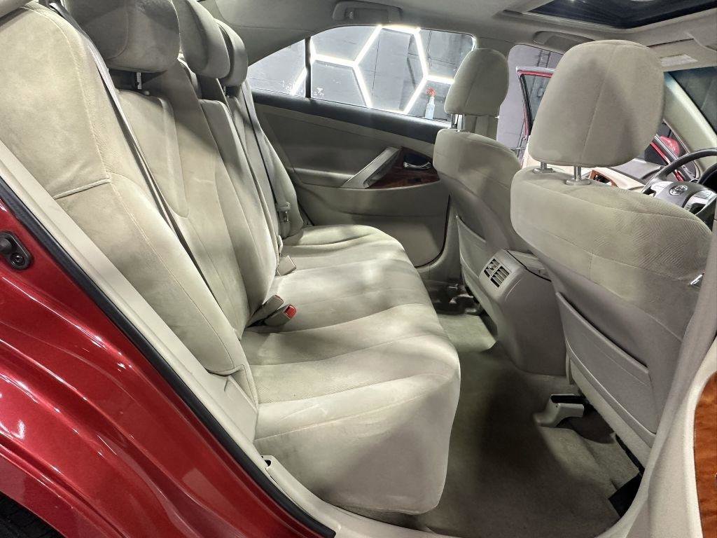Used 2009 Toyota Camry LE image 29